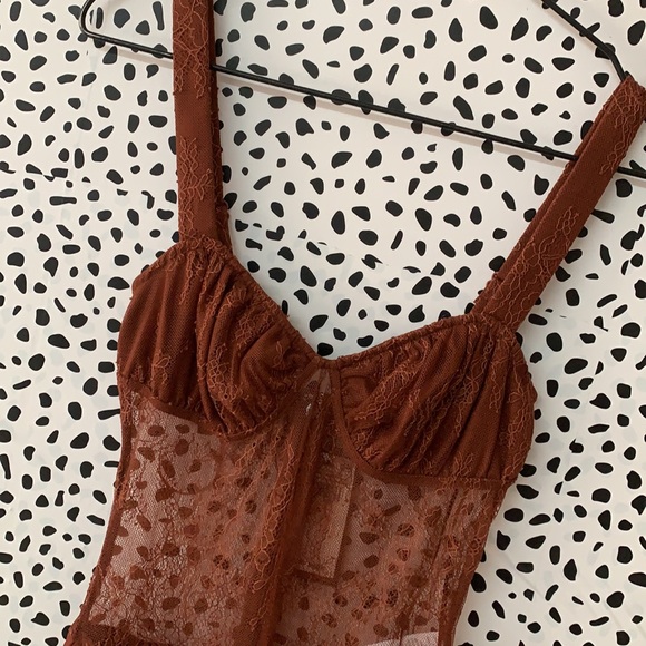 NWT Danielle Bernstein Lace Bodysuit Rust Brown - Picture 5 of 6